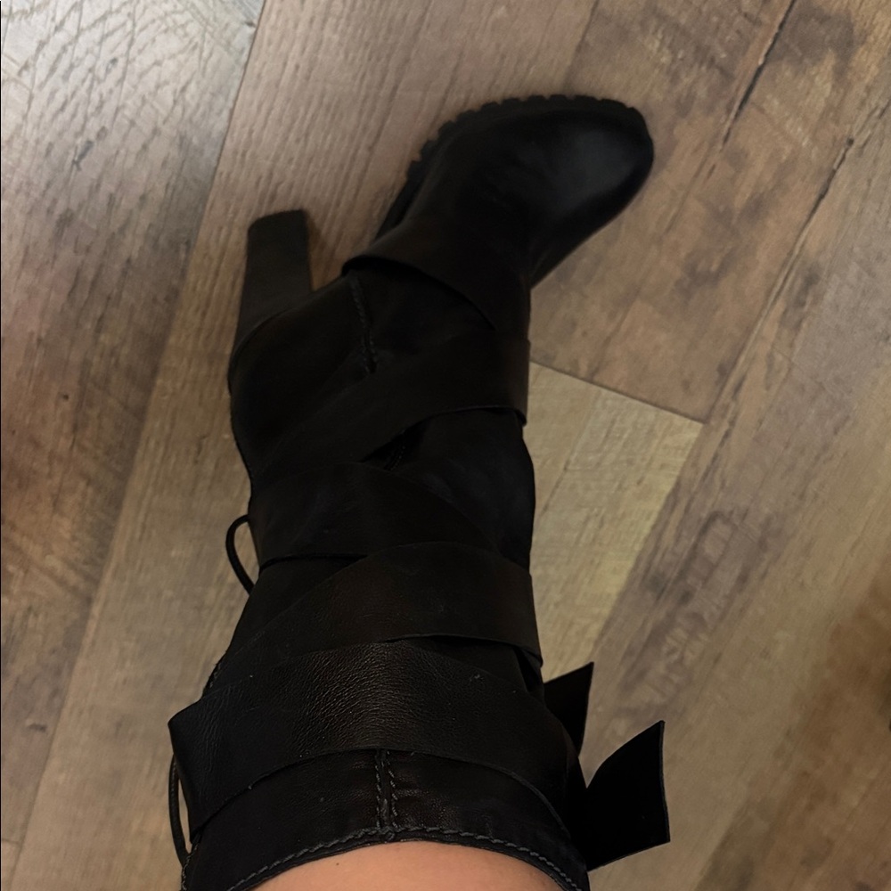 Chloe Black Heeled Boots with Ribbon Detail - Picture 13 of 16